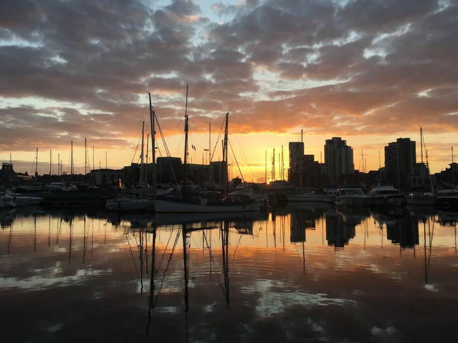 Luxury 1 Bed Ipswich Marina Apartment Free Parking Exteriör bild